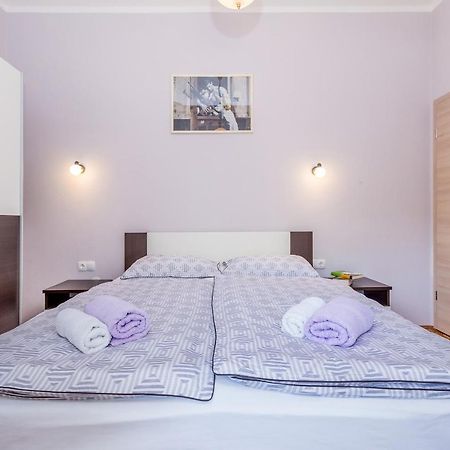 Apartments Krc Pinezići 외부 사진
