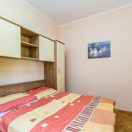 Apartments Krc Pinezići 외부 사진
